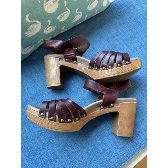 Dansko Dawson platform heeled sandals in a ruby vintage pull-up leather Size 41 - Picture 3 of 5